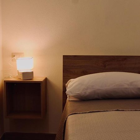 Antico Borgo Rooms เนเปิลส์ ภายนอก รูปภาพ
