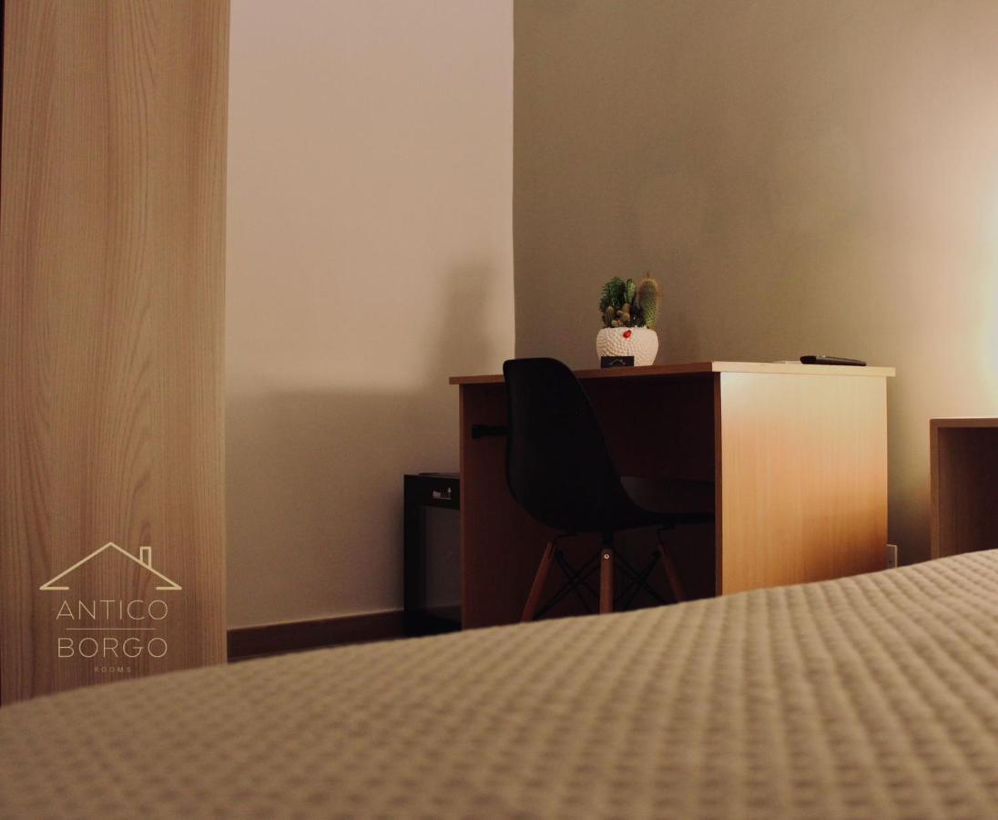 Antico Borgo Rooms เนเปิลส์ ภายนอก รูปภาพ