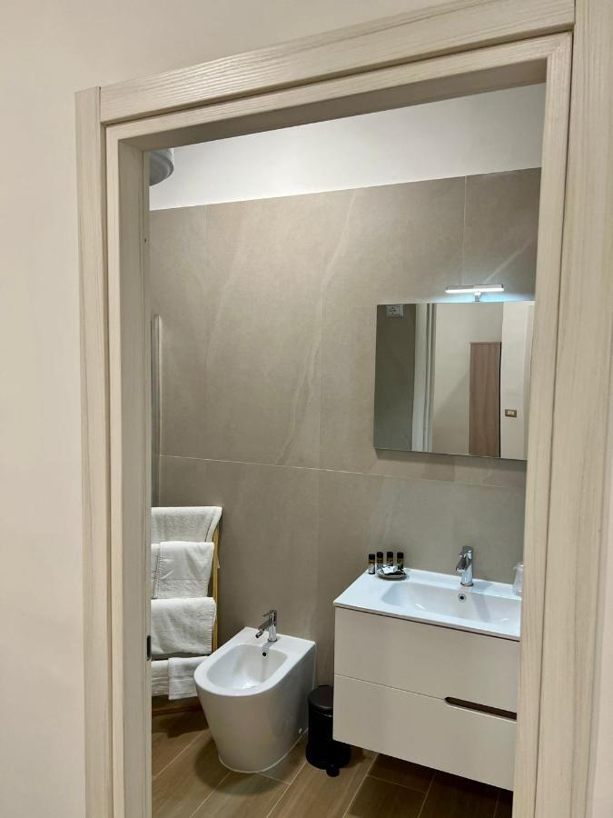 Antico Borgo Rooms เนเปิลส์ ภายนอก รูปภาพ