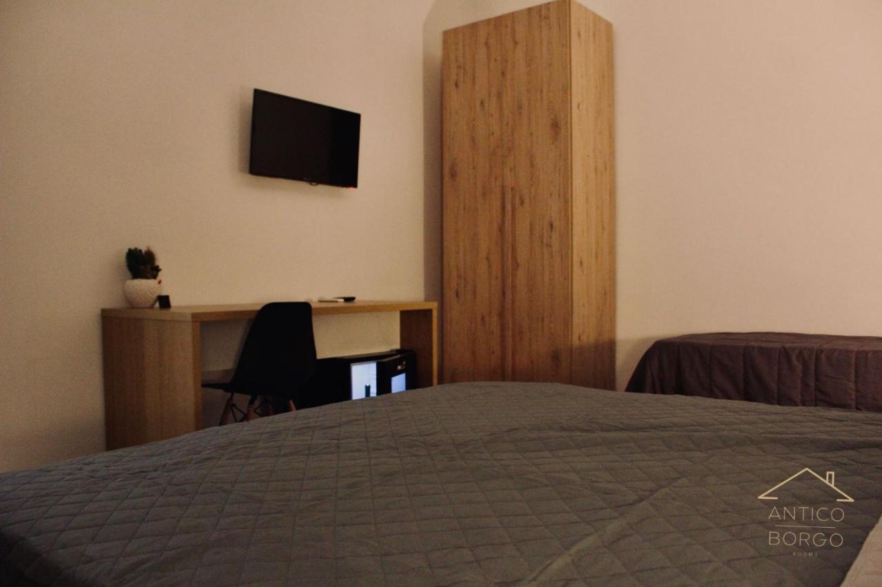 Antico Borgo Rooms เนเปิลส์ ภายนอก รูปภาพ