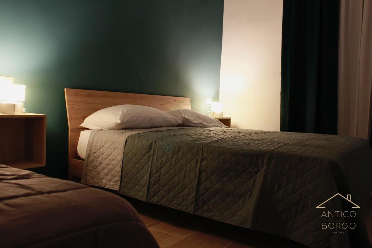 Antico Borgo Rooms เนเปิลส์ ภายนอก รูปภาพ