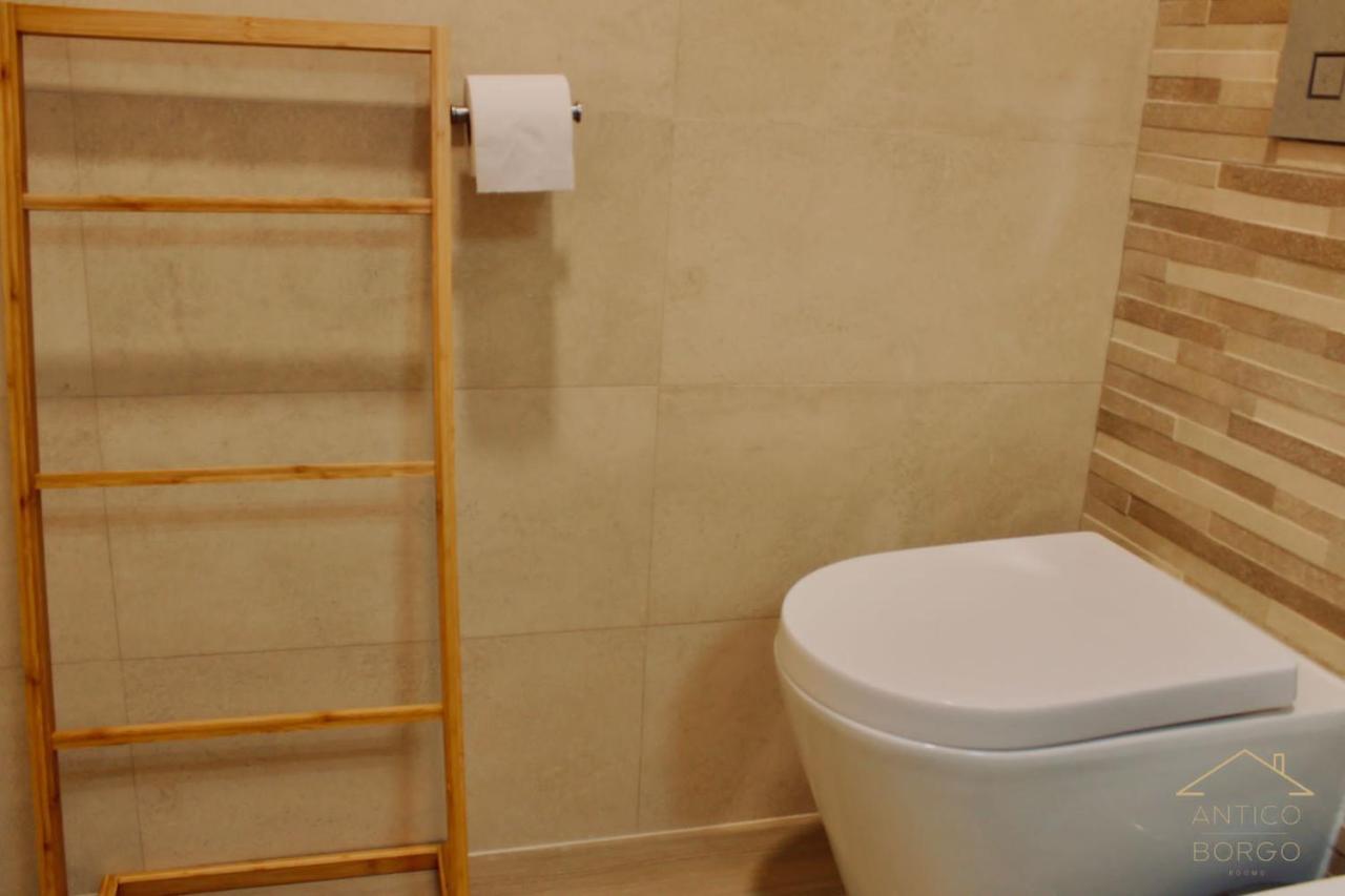Antico Borgo Rooms เนเปิลส์ ภายนอก รูปภาพ