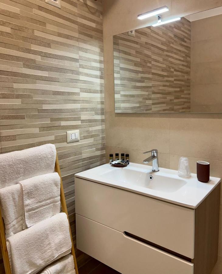 Antico Borgo Rooms เนเปิลส์ ภายนอก รูปภาพ