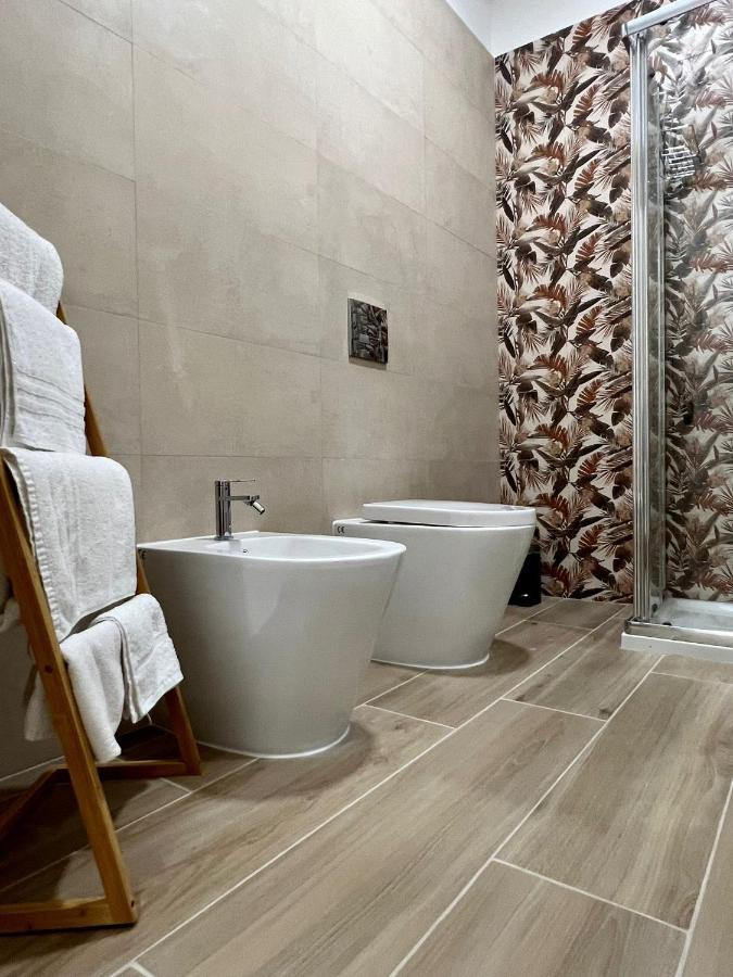 Antico Borgo Rooms เนเปิลส์ ภายนอก รูปภาพ