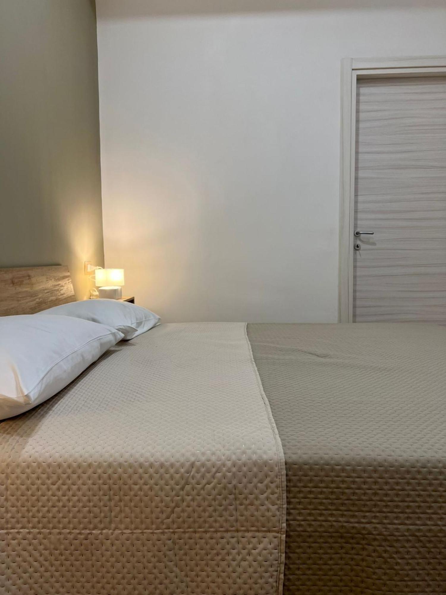 Antico Borgo Rooms เนเปิลส์ ภายนอก รูปภาพ